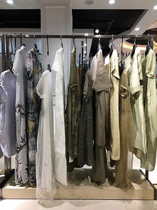 2018真絲高端貴氣連衣裙品牌專柜工廠貨源與一線品牌女裝尾單批發(fā)解析