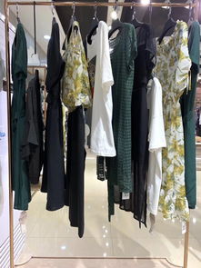 艾蜜雪女裝批發 一手貨源，折扣直供，賦能您的時尚零售事業